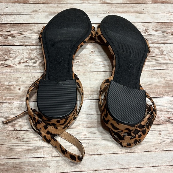 Cushionaire Nila Cheetah Pattern Sandals 10M - Picture 2 of 9